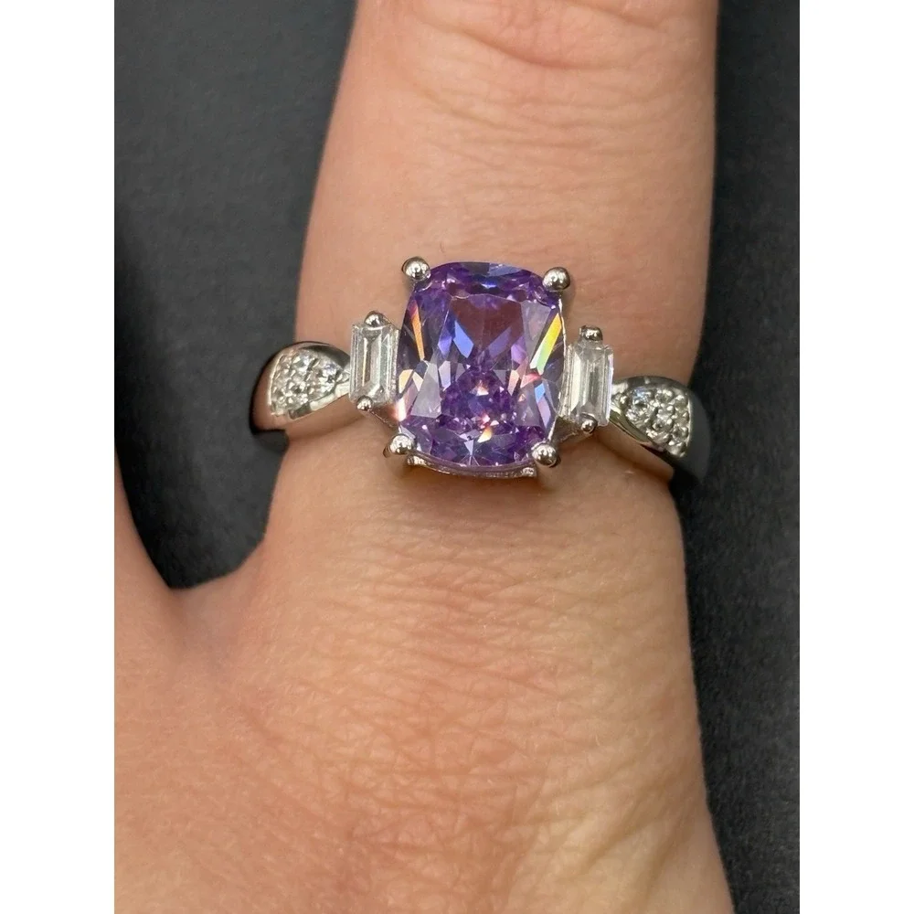 EUC Sterling Silver Purple Cubic Zirconia Ring Size 9 5 Grams E27